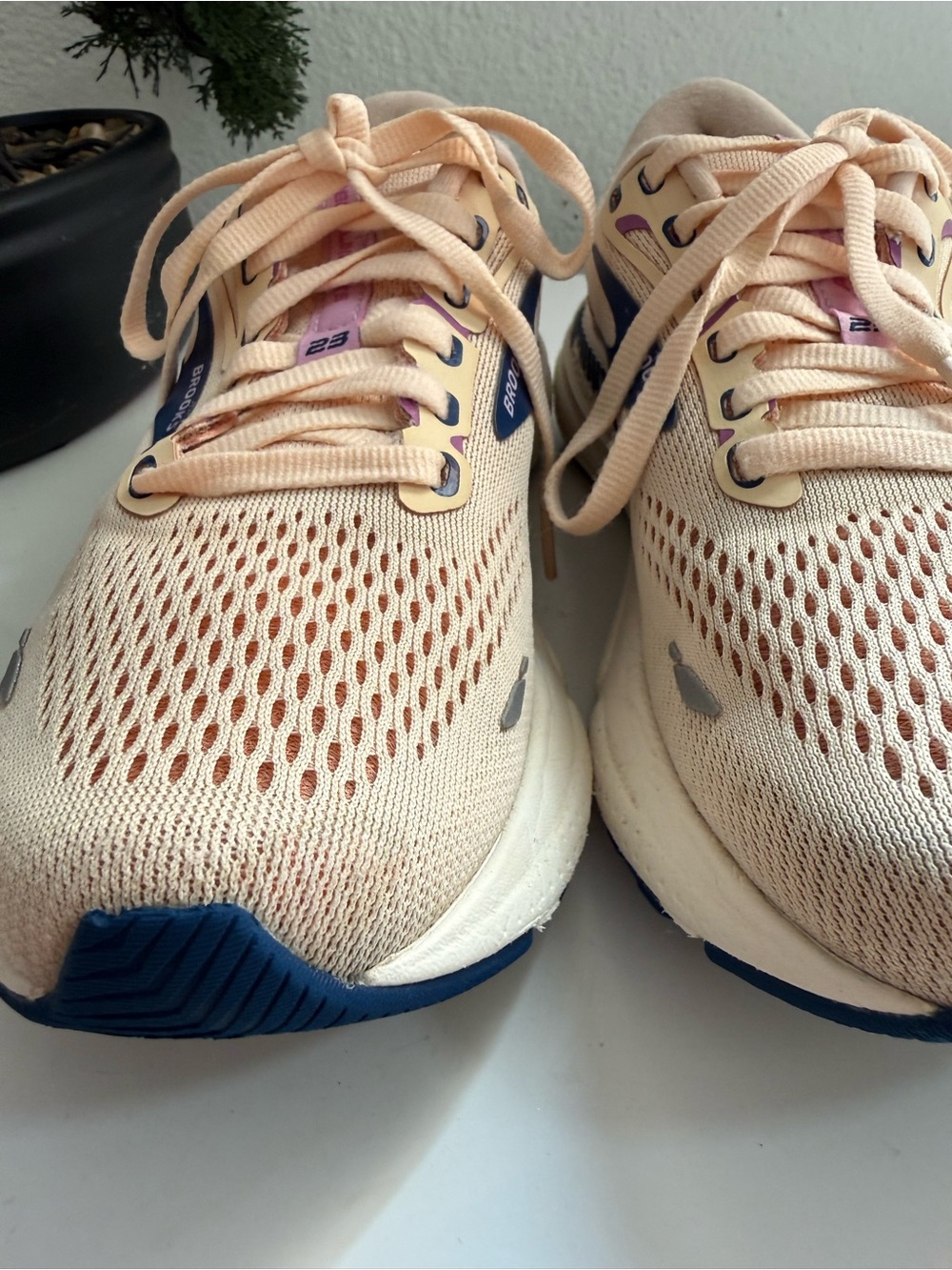 Brooks adrenaline 23 Women size 7 Running Sneakers — Peach with Purple Accents - Picture 4 of 13